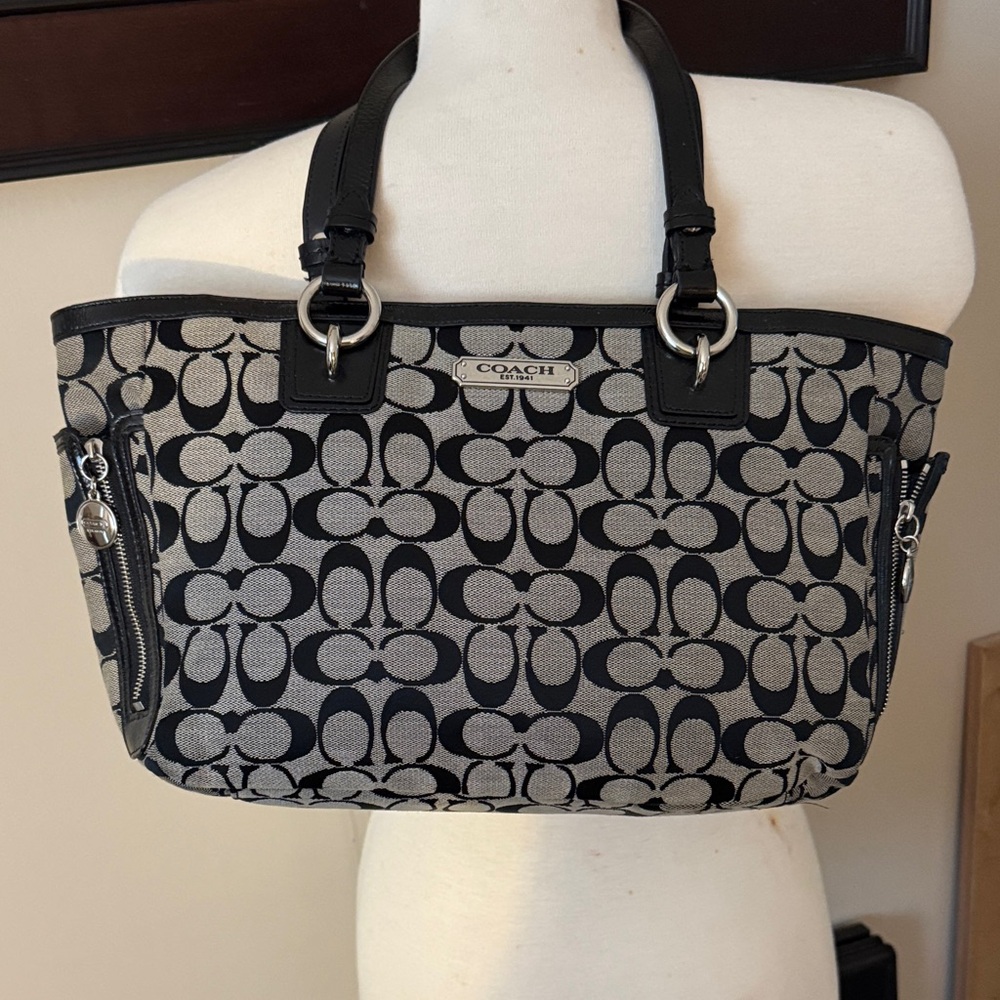 Coach Black and Cream Shoulder Bag